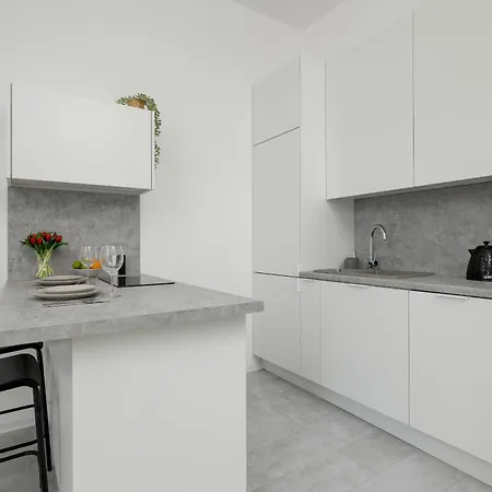 Apartment Comfortable Studio With Parking In By Renters *