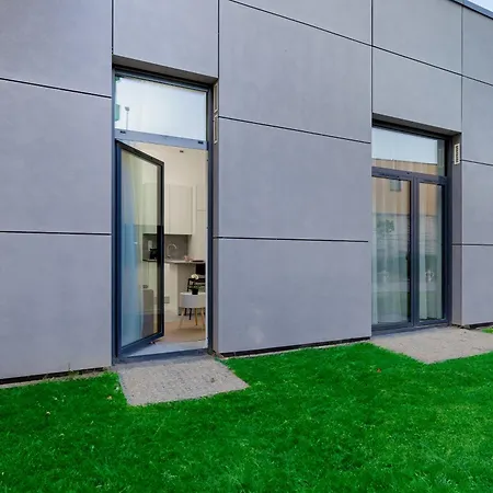 Comfortable Studio With Parking In By Renters *