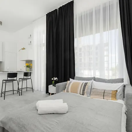 Comfortable Studio With Parking In By Renters